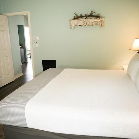 Sea Otter Inn Кэмбриа Экстерьер фото